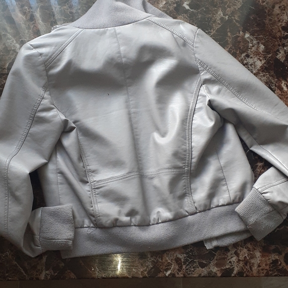 Women's jacket - Picture 2 of 2